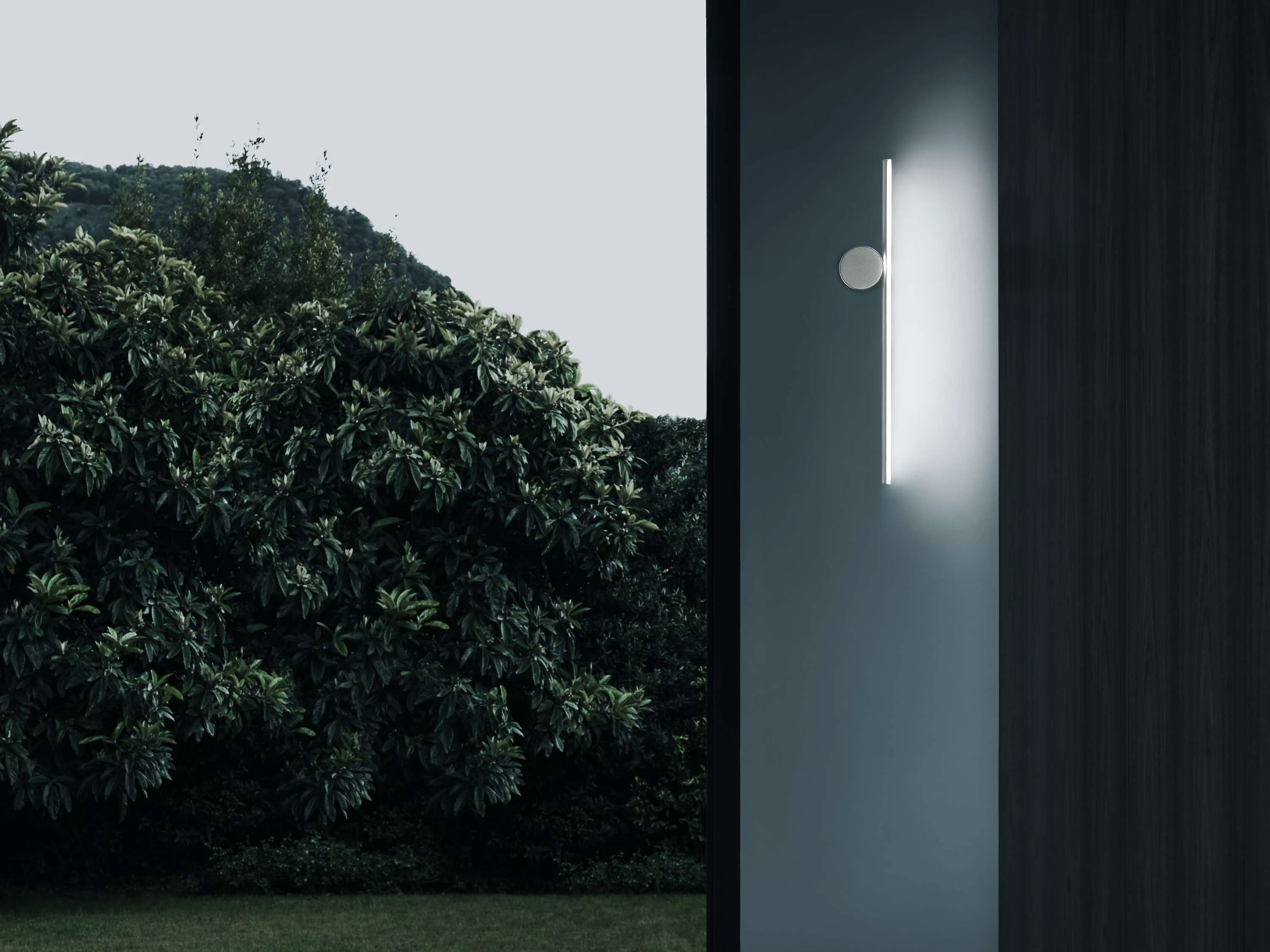 Flos Coordinates W1 Wall Lamp, Argent