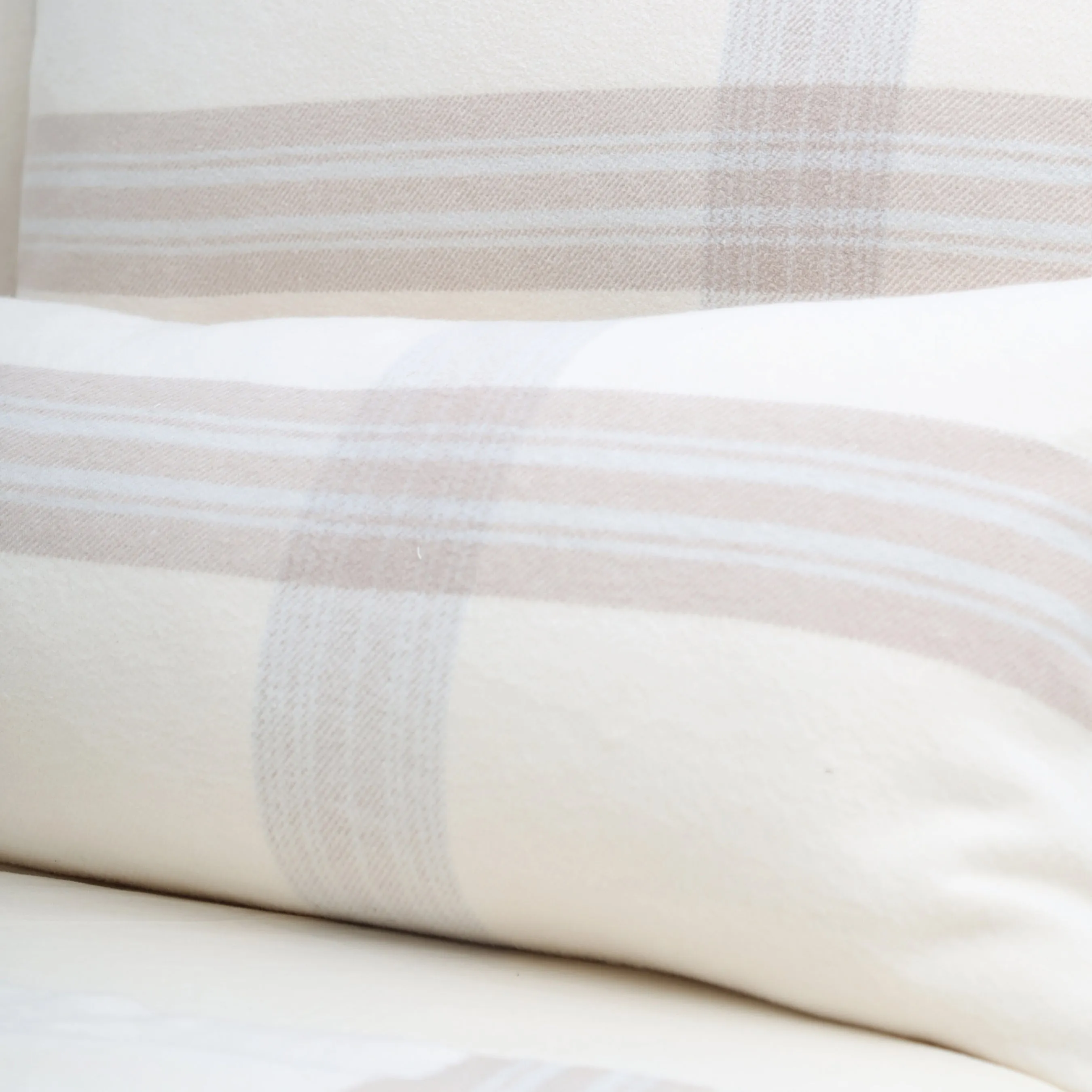 Geneva Big Pillow With Insert