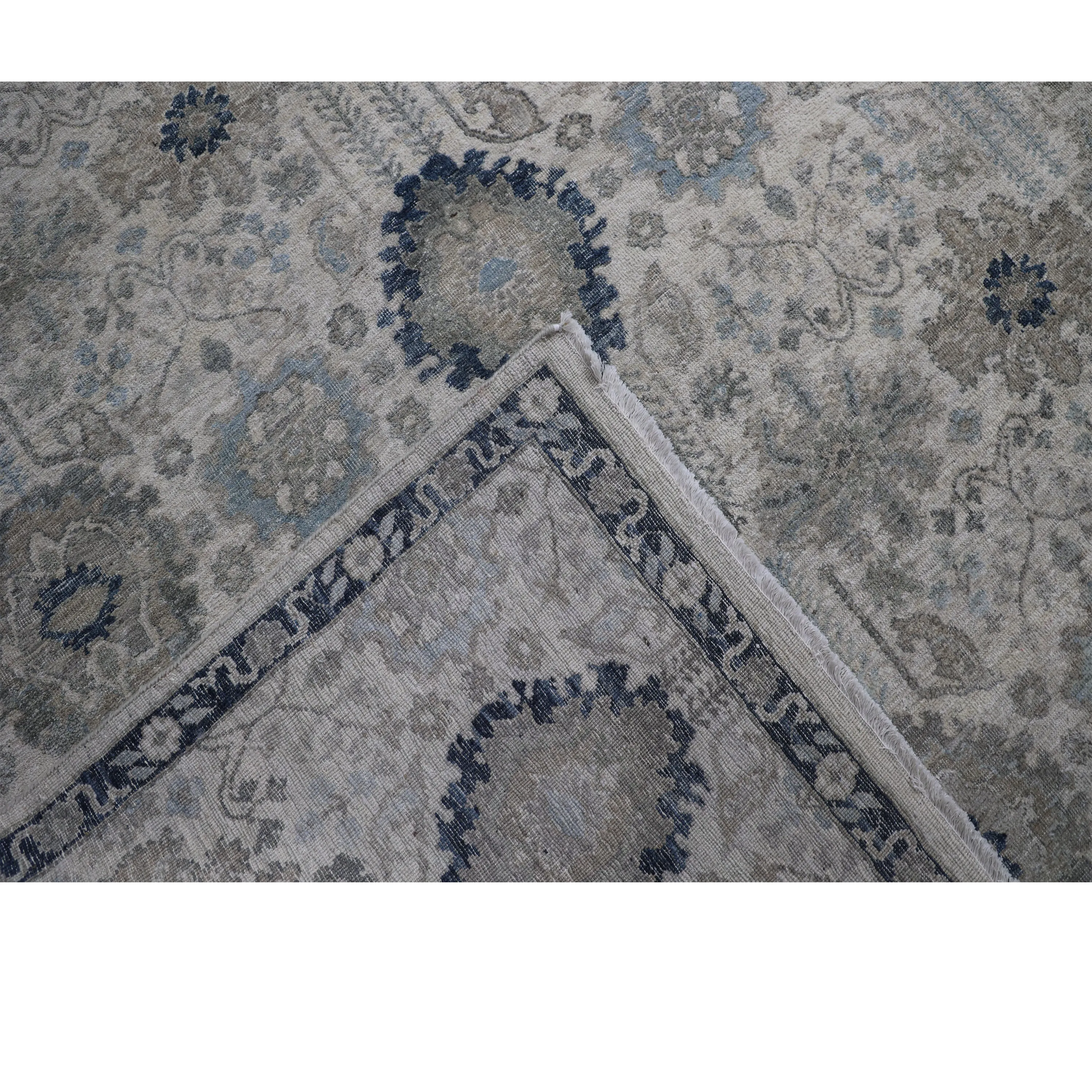 Grey Traditional Wool Rug - 10' x 13'9"