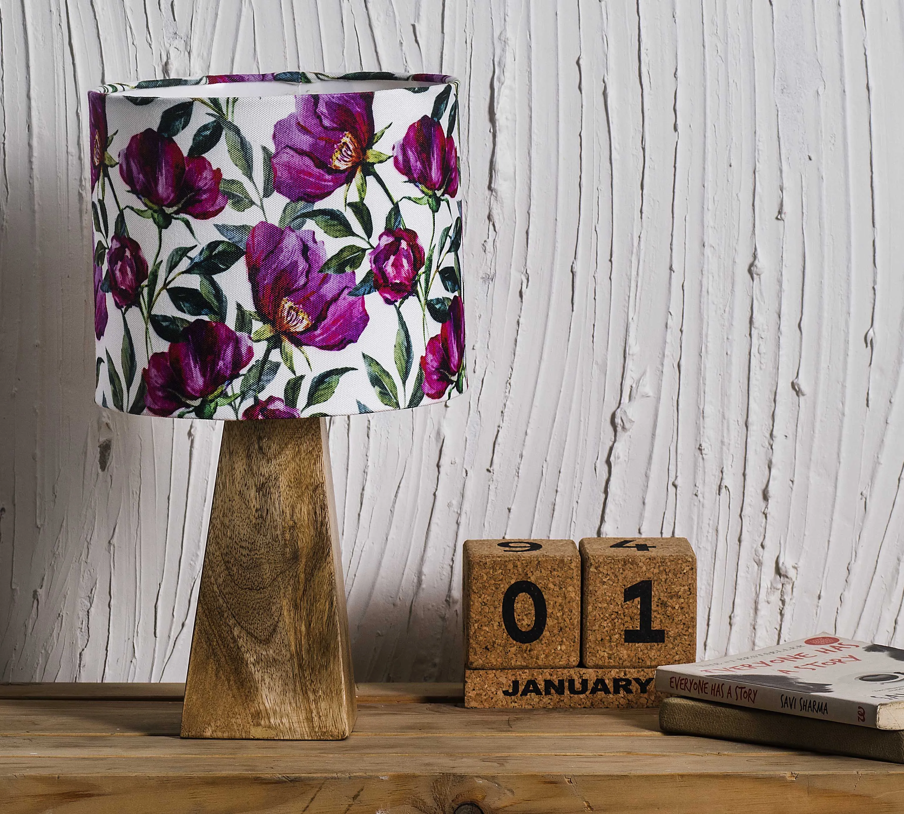 Kavi Flower Wooden Shade Lamp (Square Base)