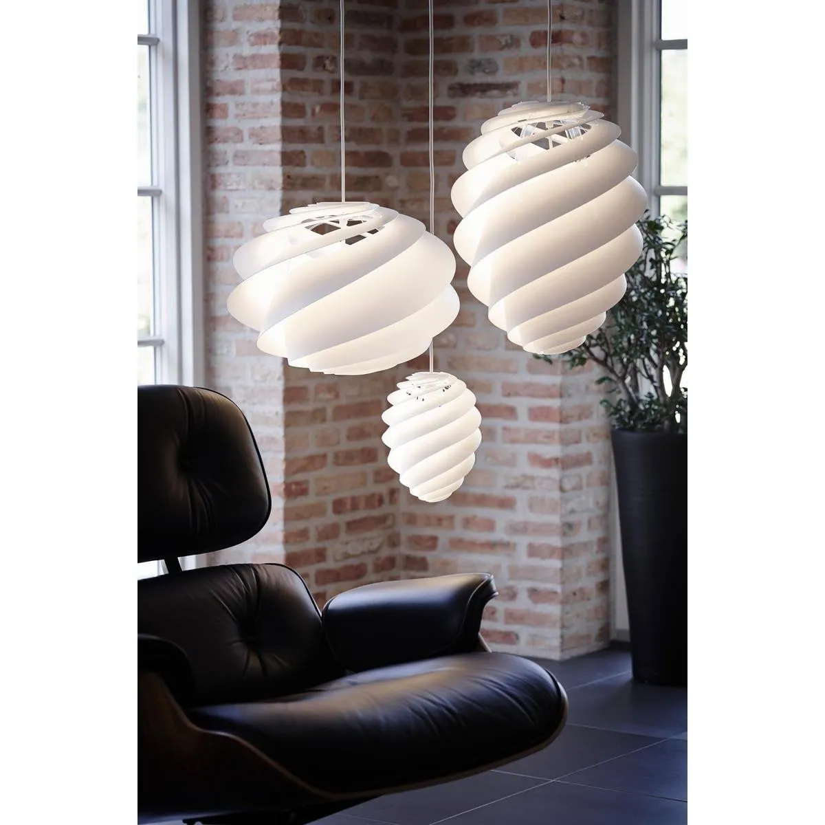 Le Klint Swirl Ii Pendant, White 36 Cm
