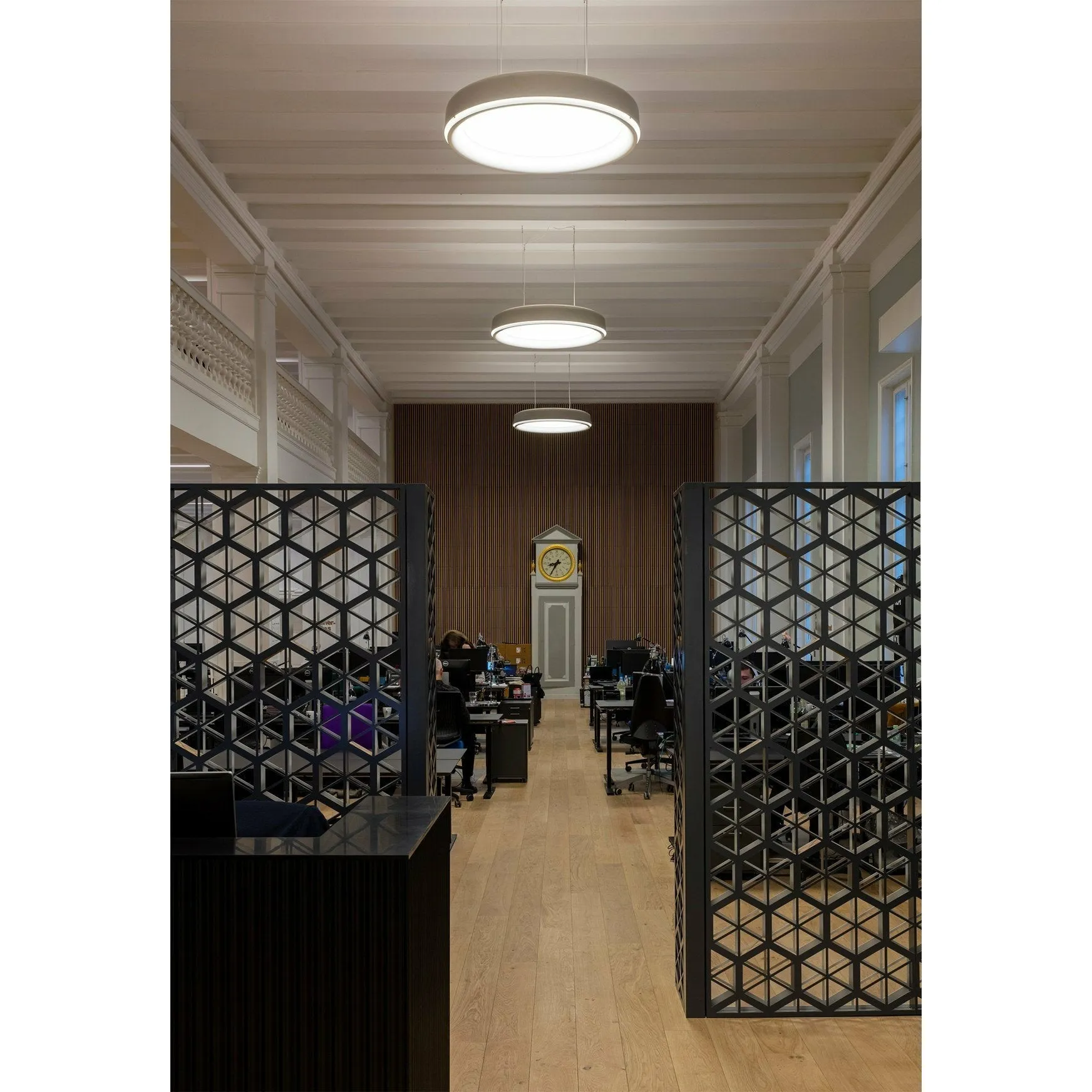 Louis Poulsen Lp Grand Pendant  880 Mm, Champagne