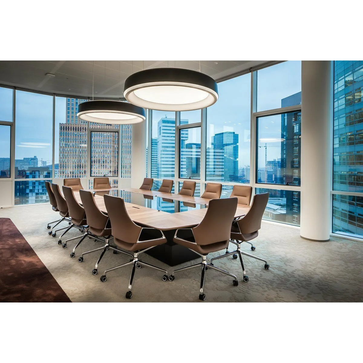 Louis Poulsen Lp Grand Pendant  880 Mm, Champagne