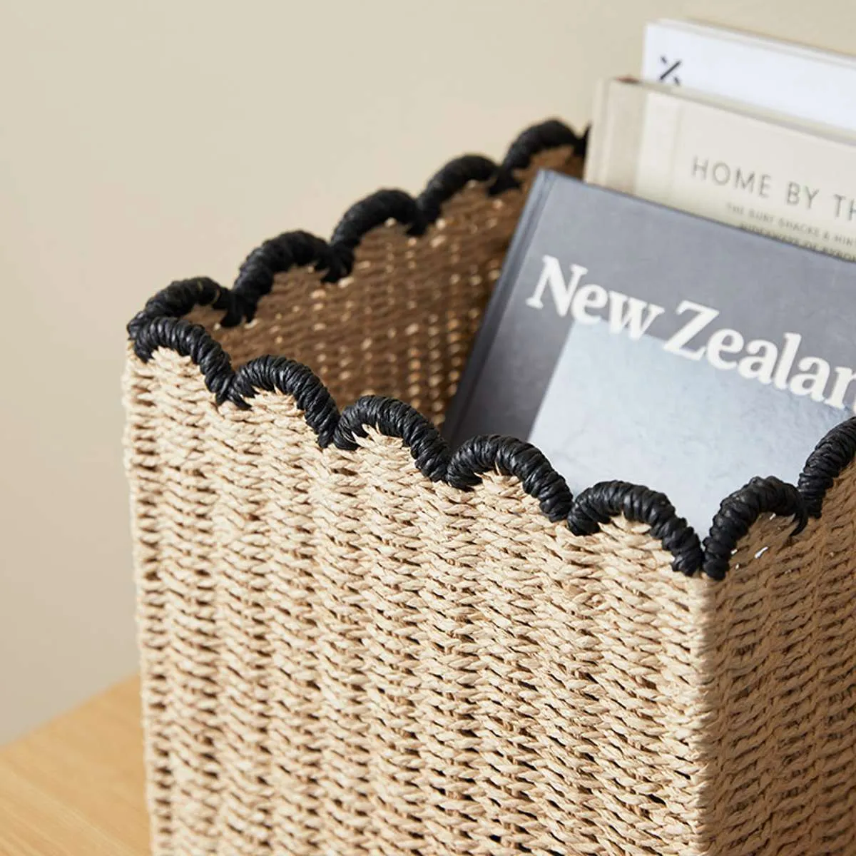 Scalloped Black Tip Cube Basket Mocka