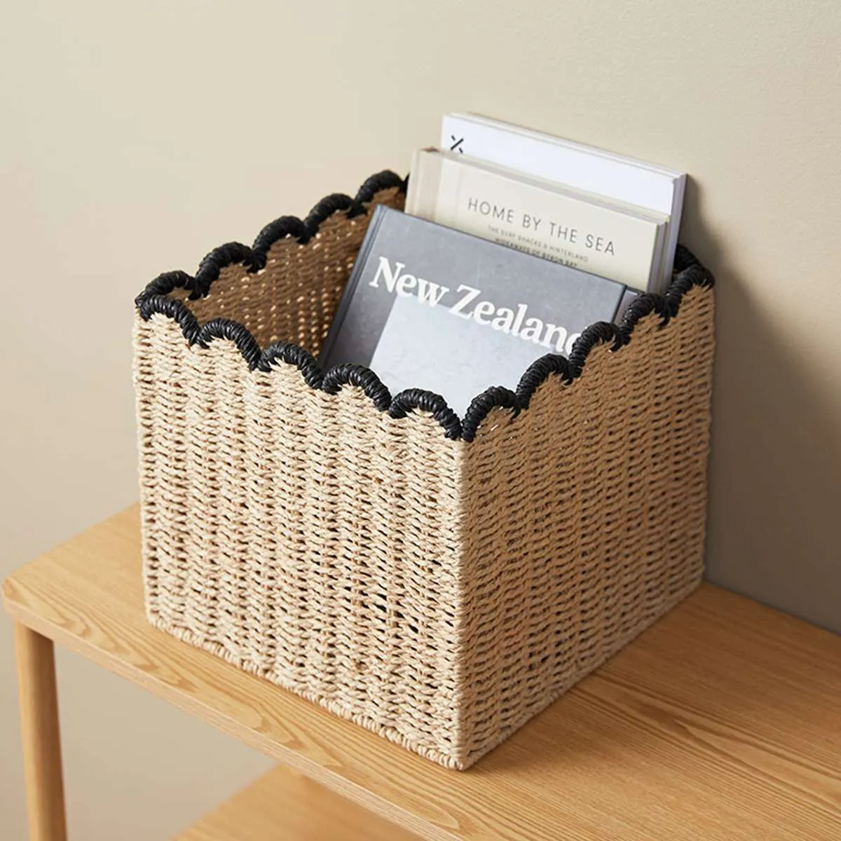 Scalloped Black Tip Cube Basket Mocka