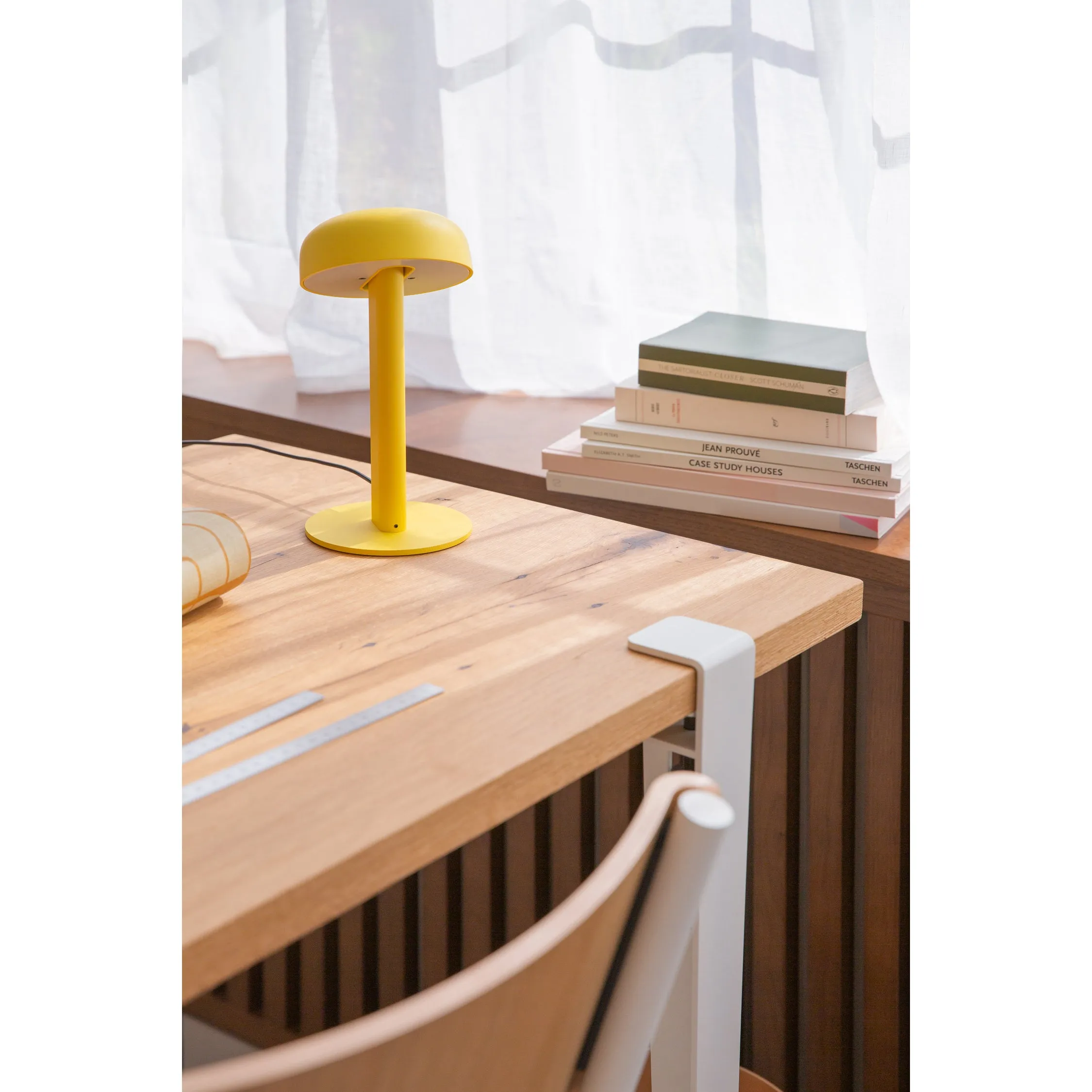 TIPTOE Table Lamp Ash Pink